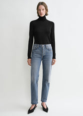 Classic cut denim vintage wash