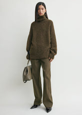 Bouclé turtleneck pepper