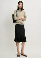 Fluted knit skirt black