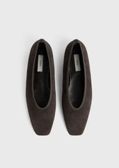Minimalist suede ballerinas pepper
