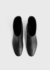Grained-leather ankle boots black