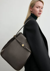 Belted leather bucket bag bark