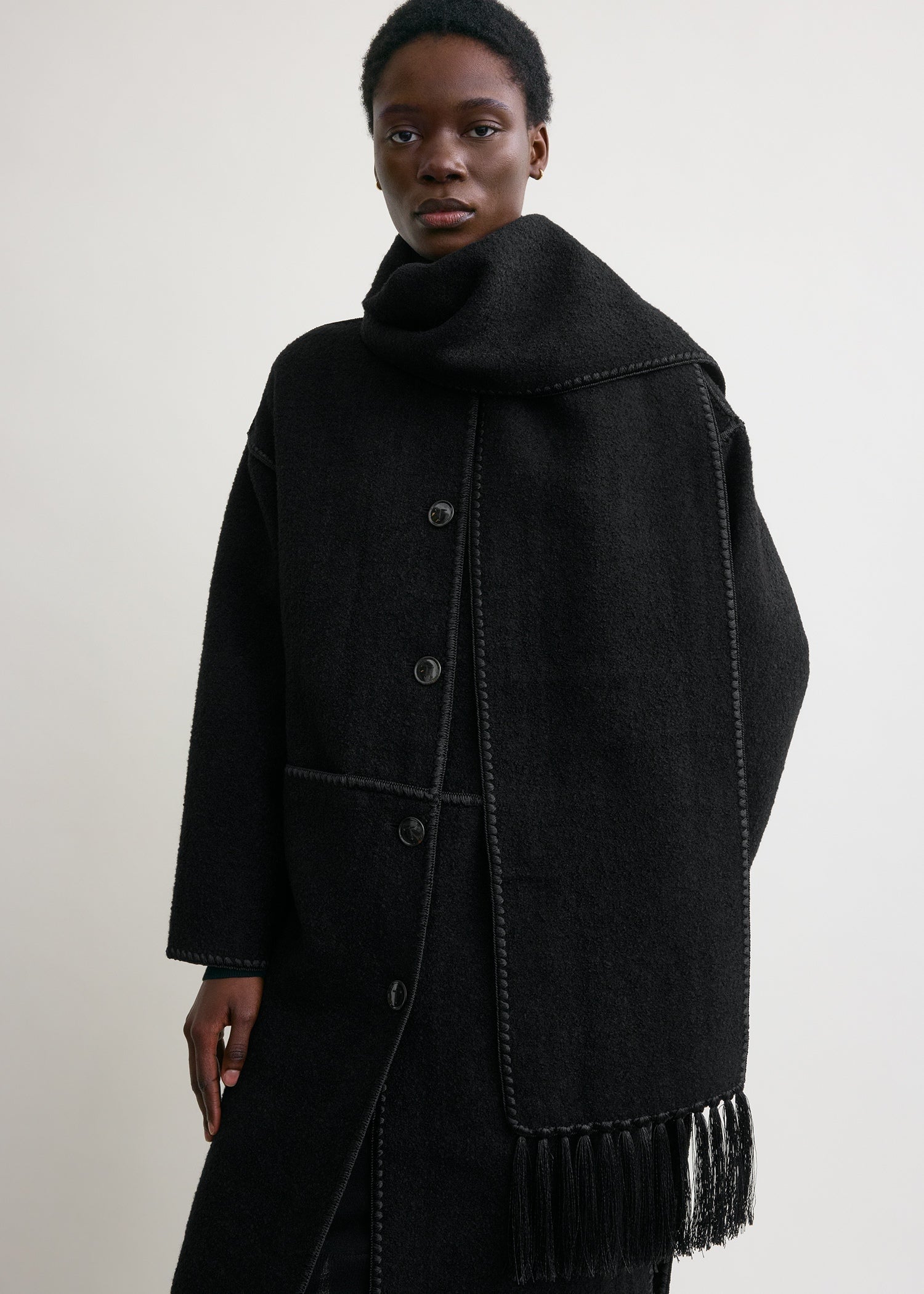 Embroidered scarf coat black