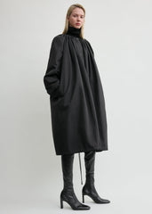 Gathered parachute coat black