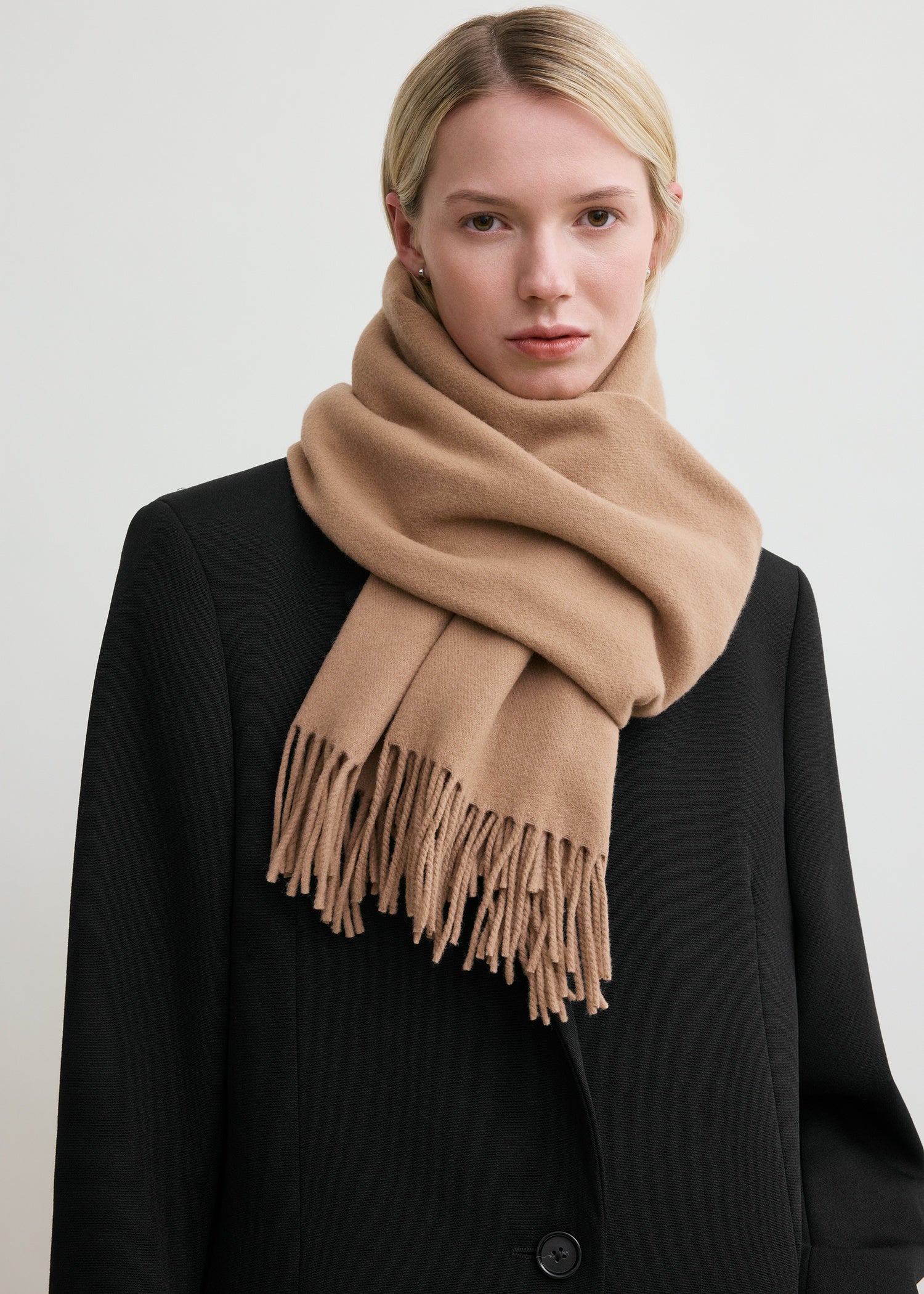 Classic wool scarf camel