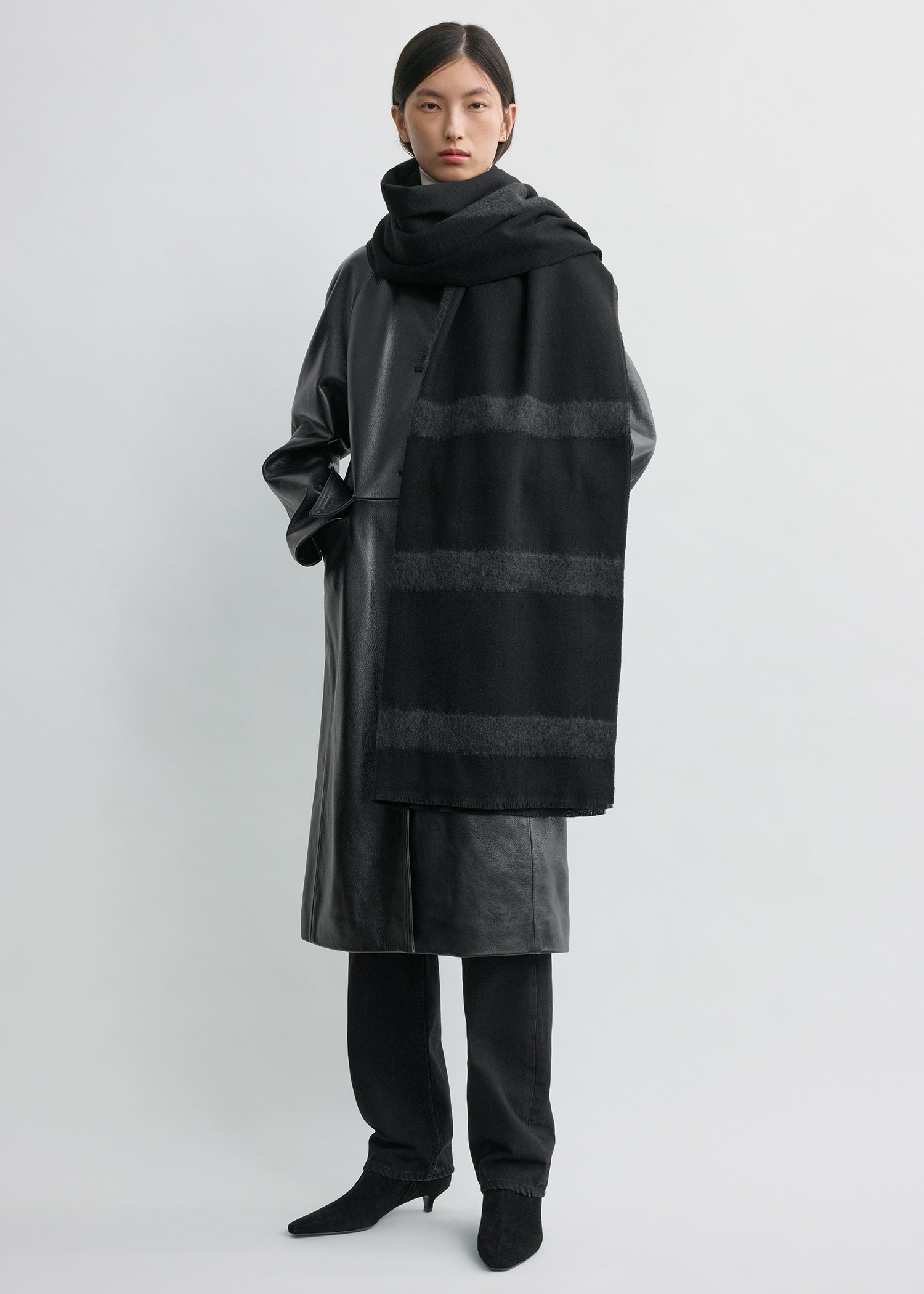 Monogram twill scarf black