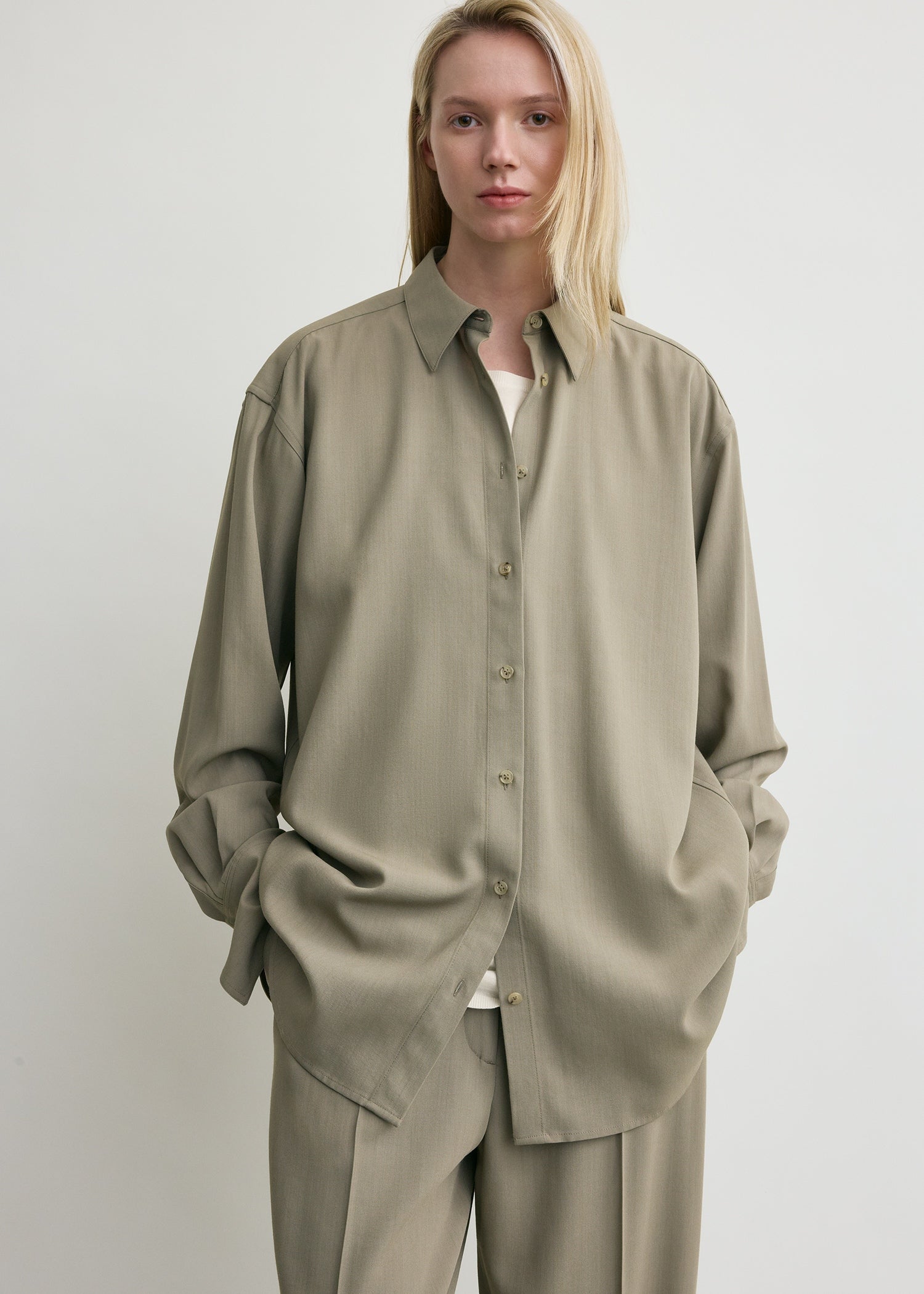 Classic tuxedo shirt taupe