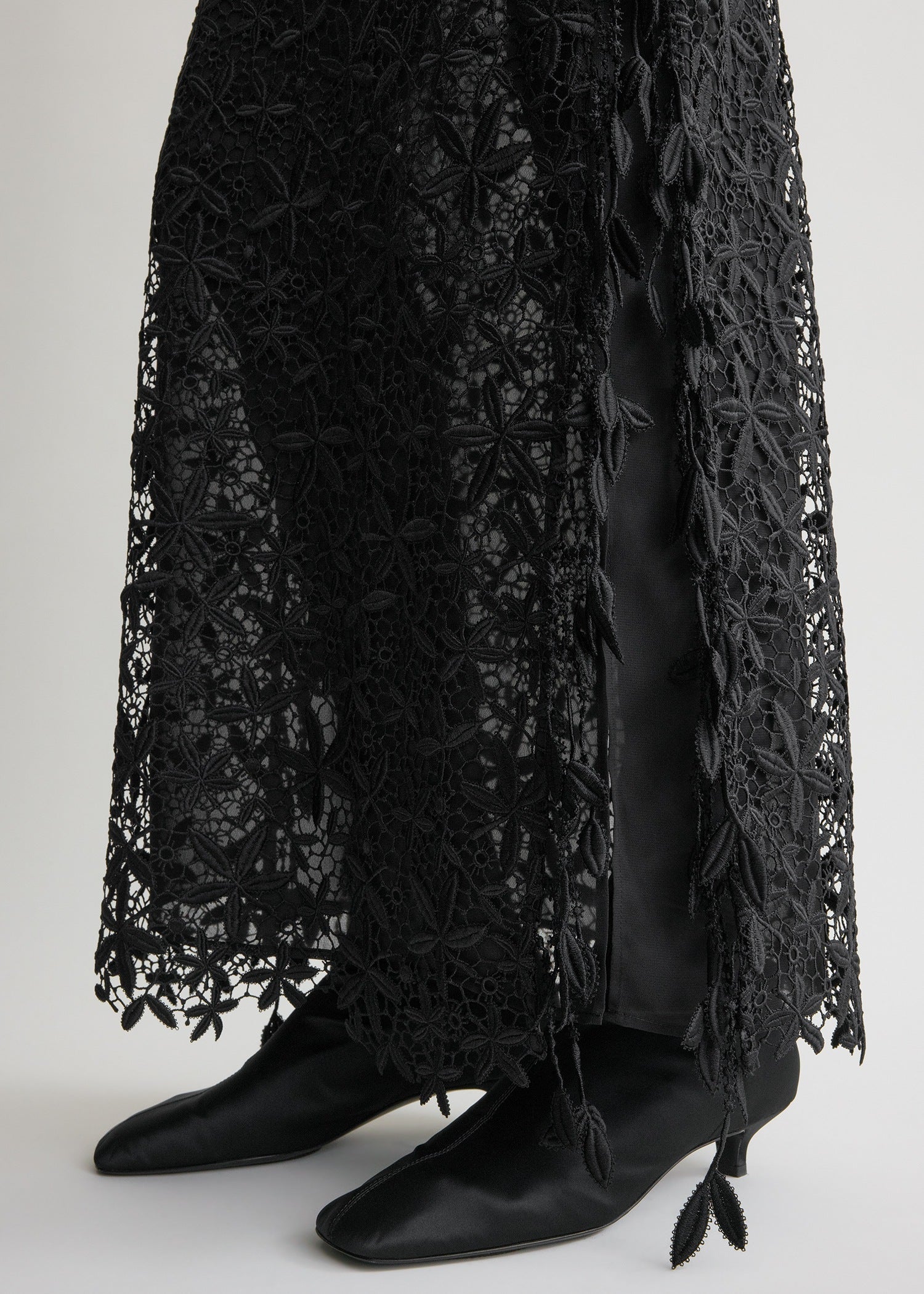 Guipure lace skirt black