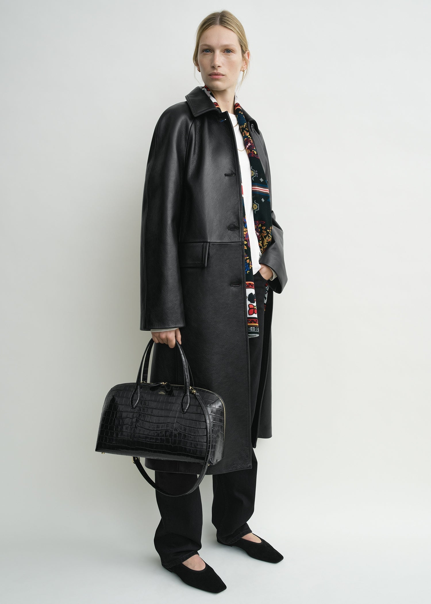 Medium croco-embossed day tote black
