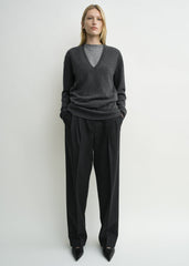 Cashmere v-neck knit charcoal