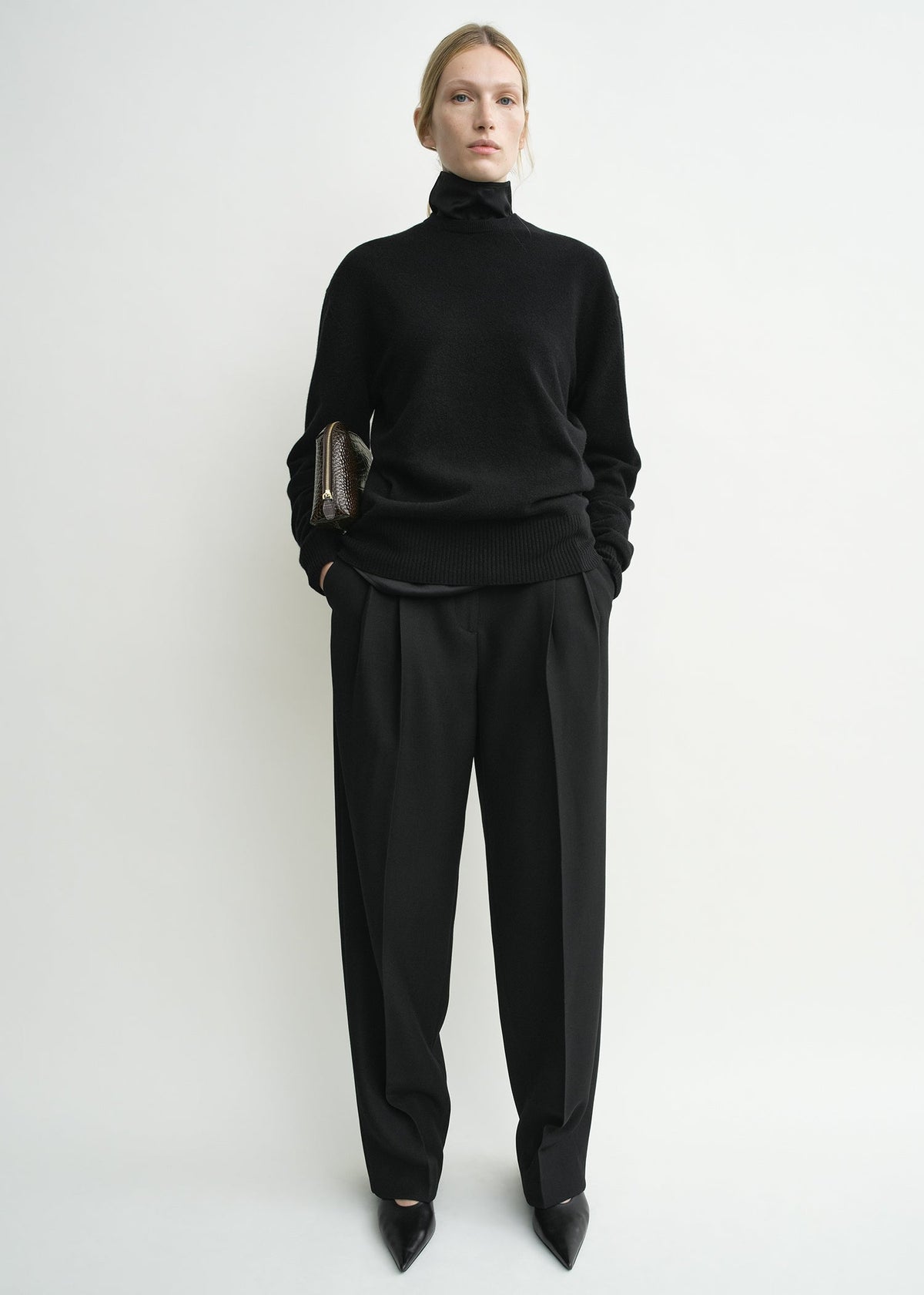 Classic cashmere crew knit black