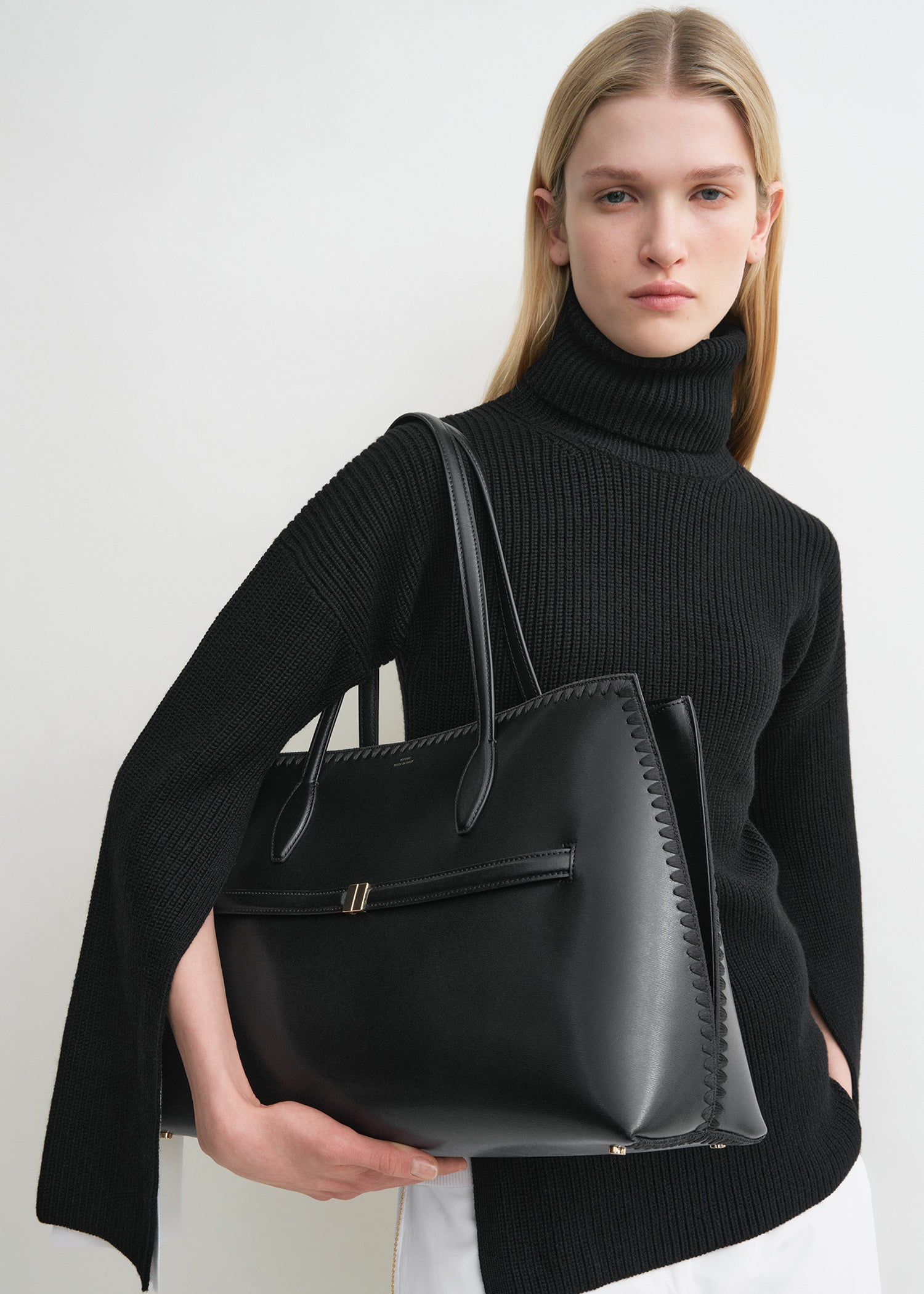 Embroidered leather lounge tote black