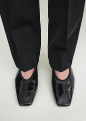 Minimalist croco-embossed ballerinas black