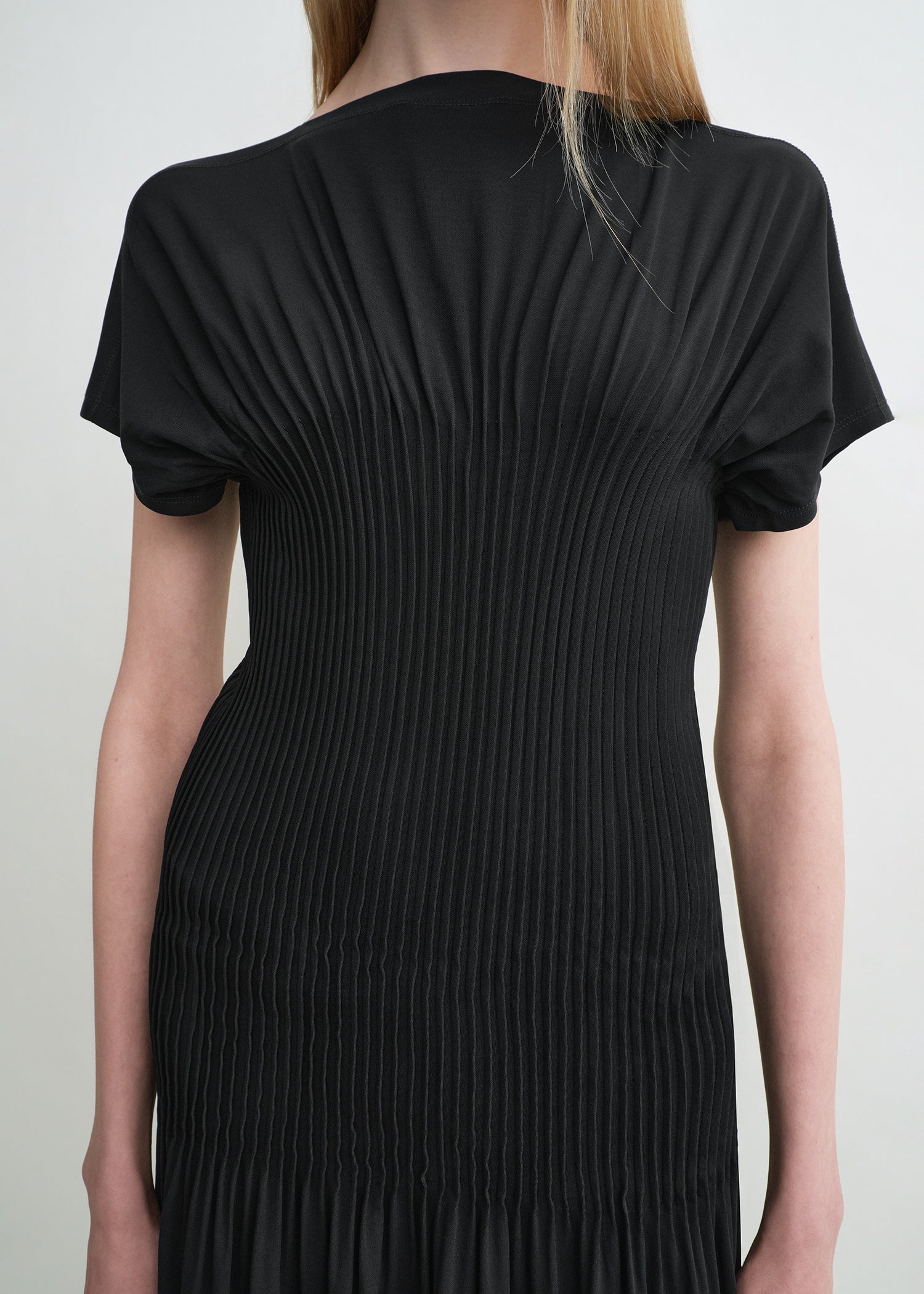 Knife-pleated jersey dress black
