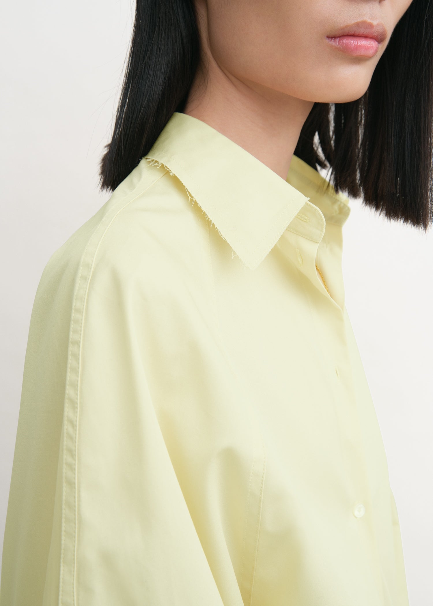 Raw raglan shirt straw