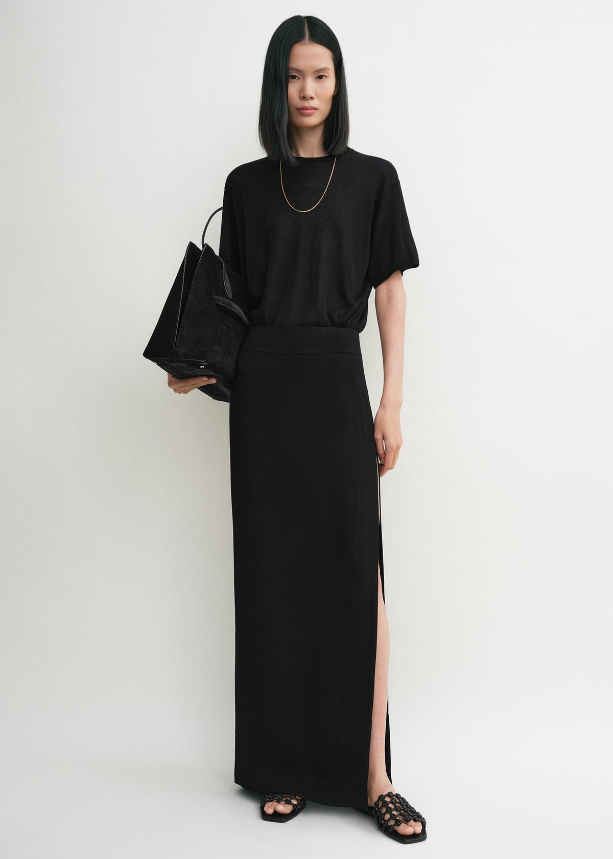High slit skirt black