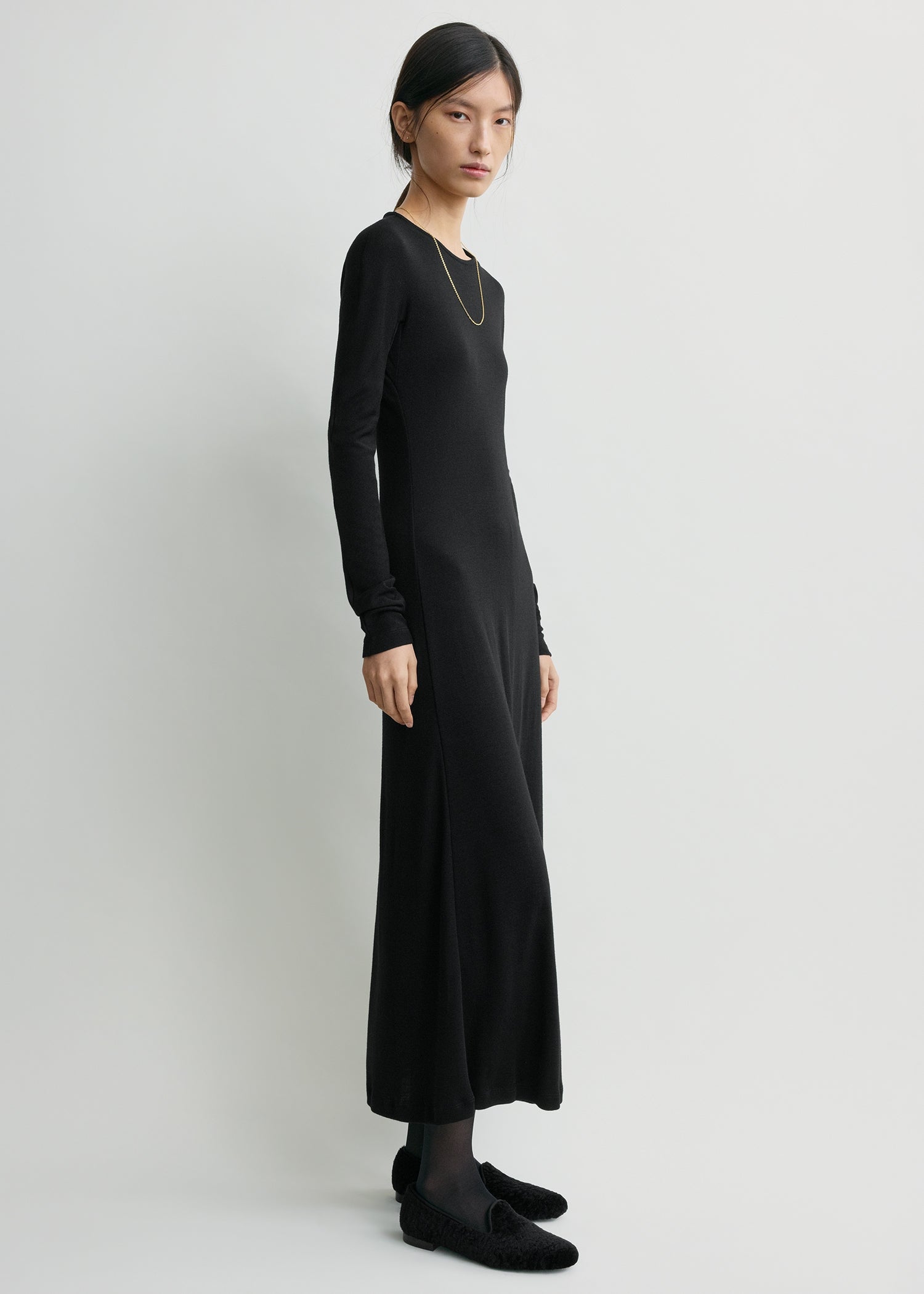 Long-sleeve everyday dress black