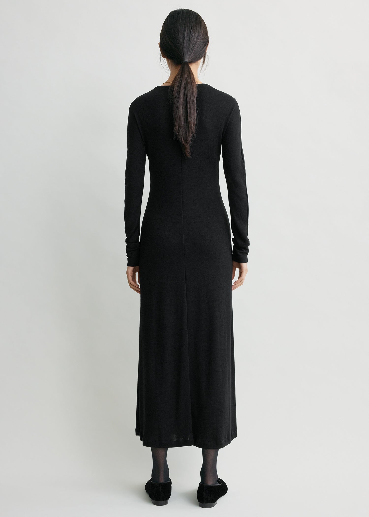 Long-sleeve everyday dress black
