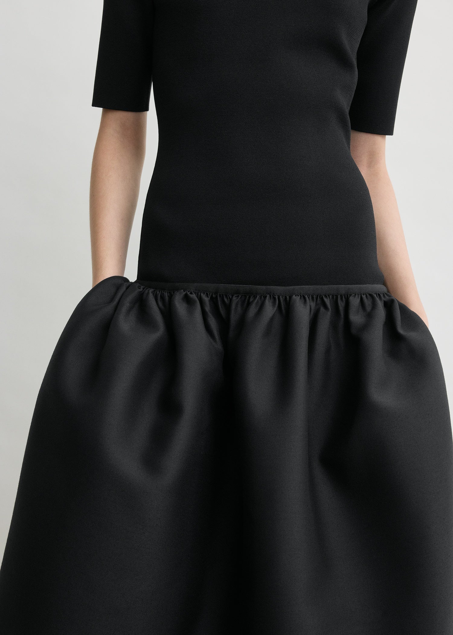 Twinflower tee dress black