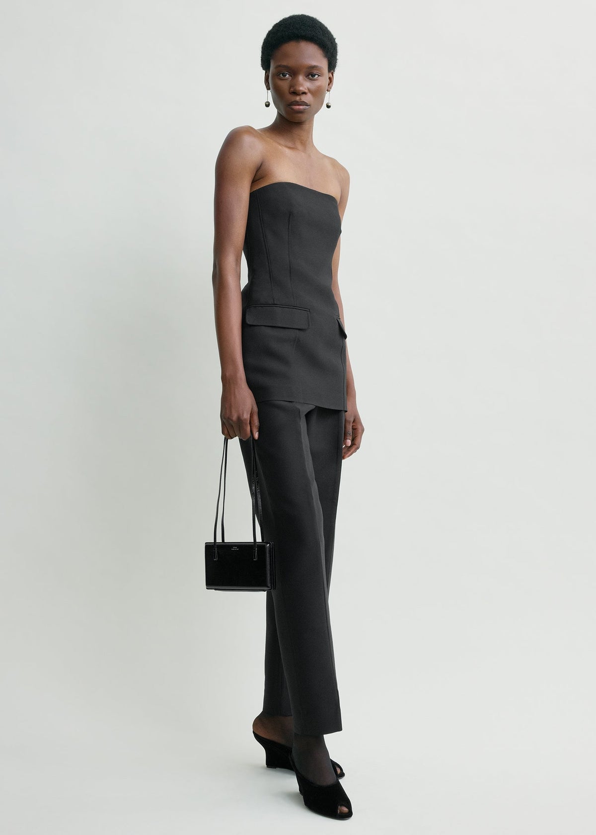 Strapless crepe pocket top black
