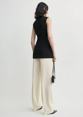 Sleeveless pocket top black