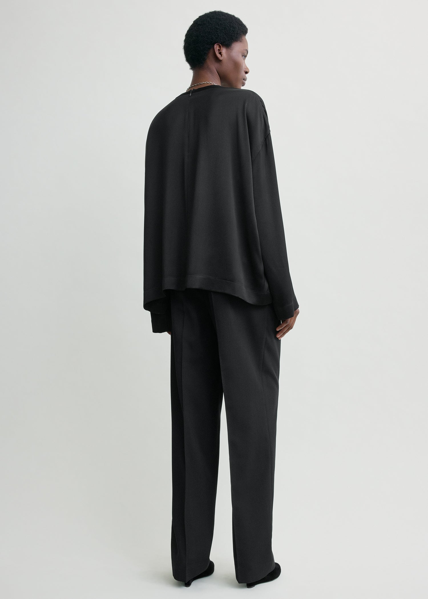 Boxy satin top black