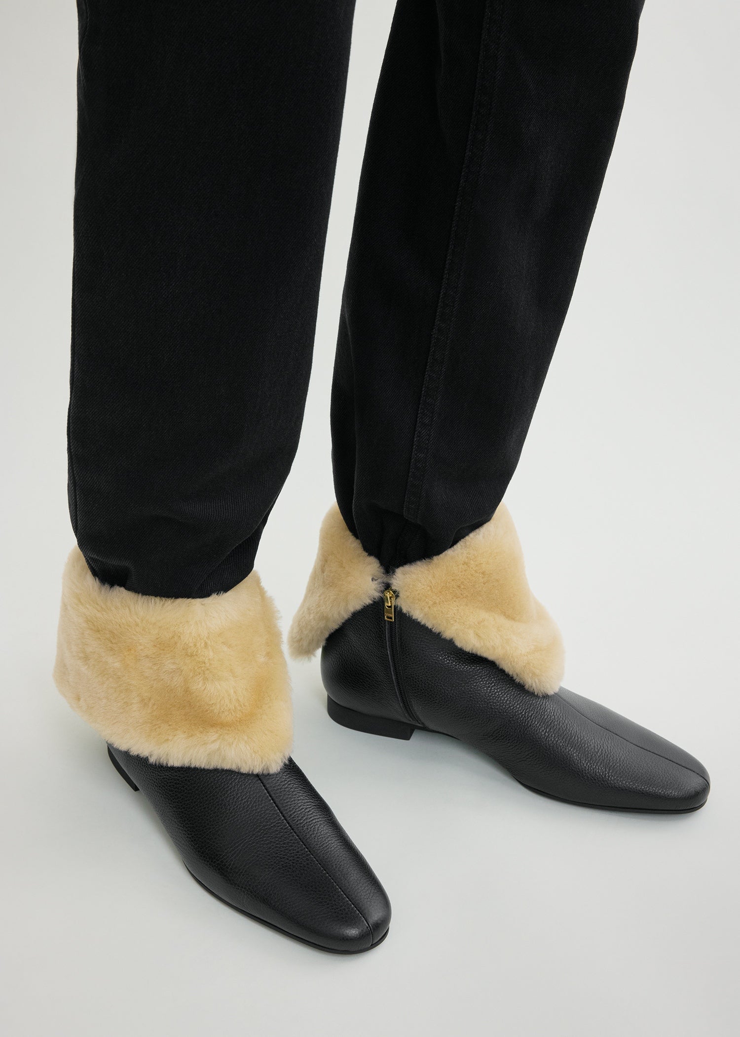 Downtown shearling boots black/beige