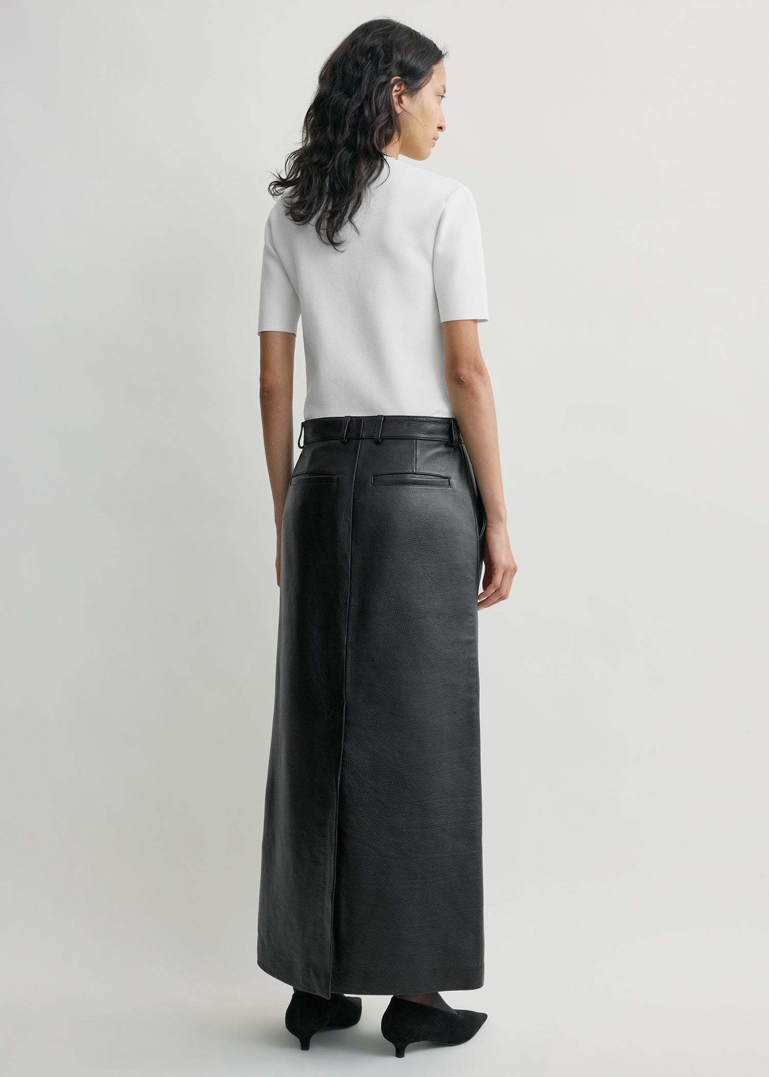 Grained-leather straight skirt black
