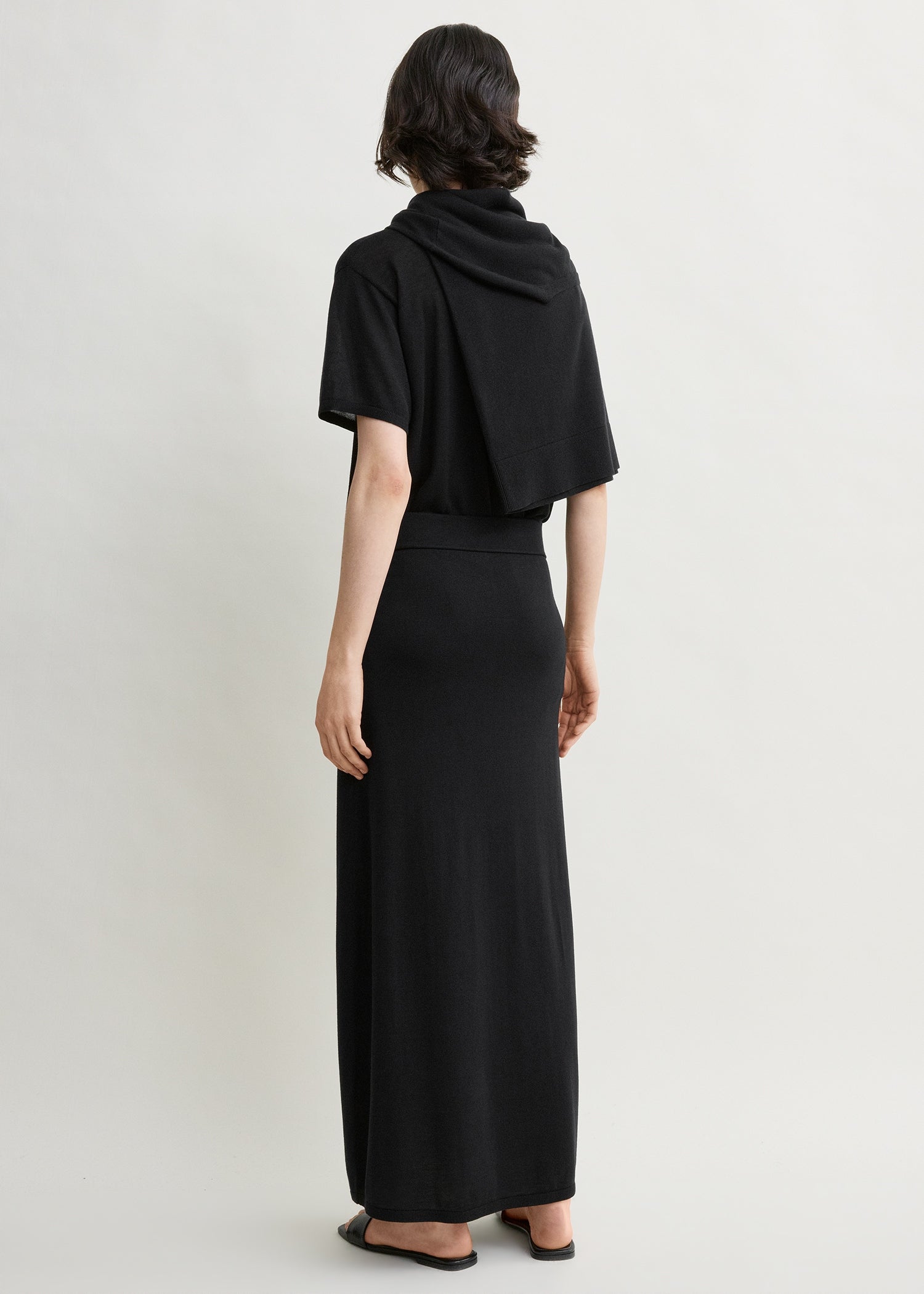 Long knit skirt black