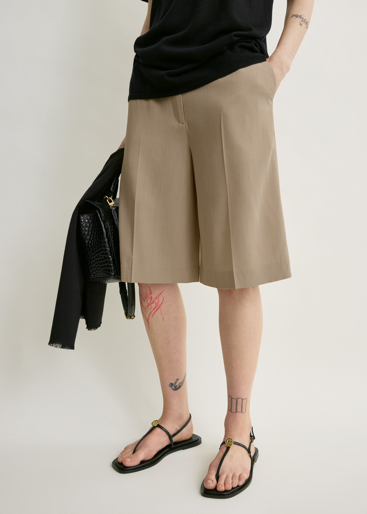 Wide tailored shorts overcast beige