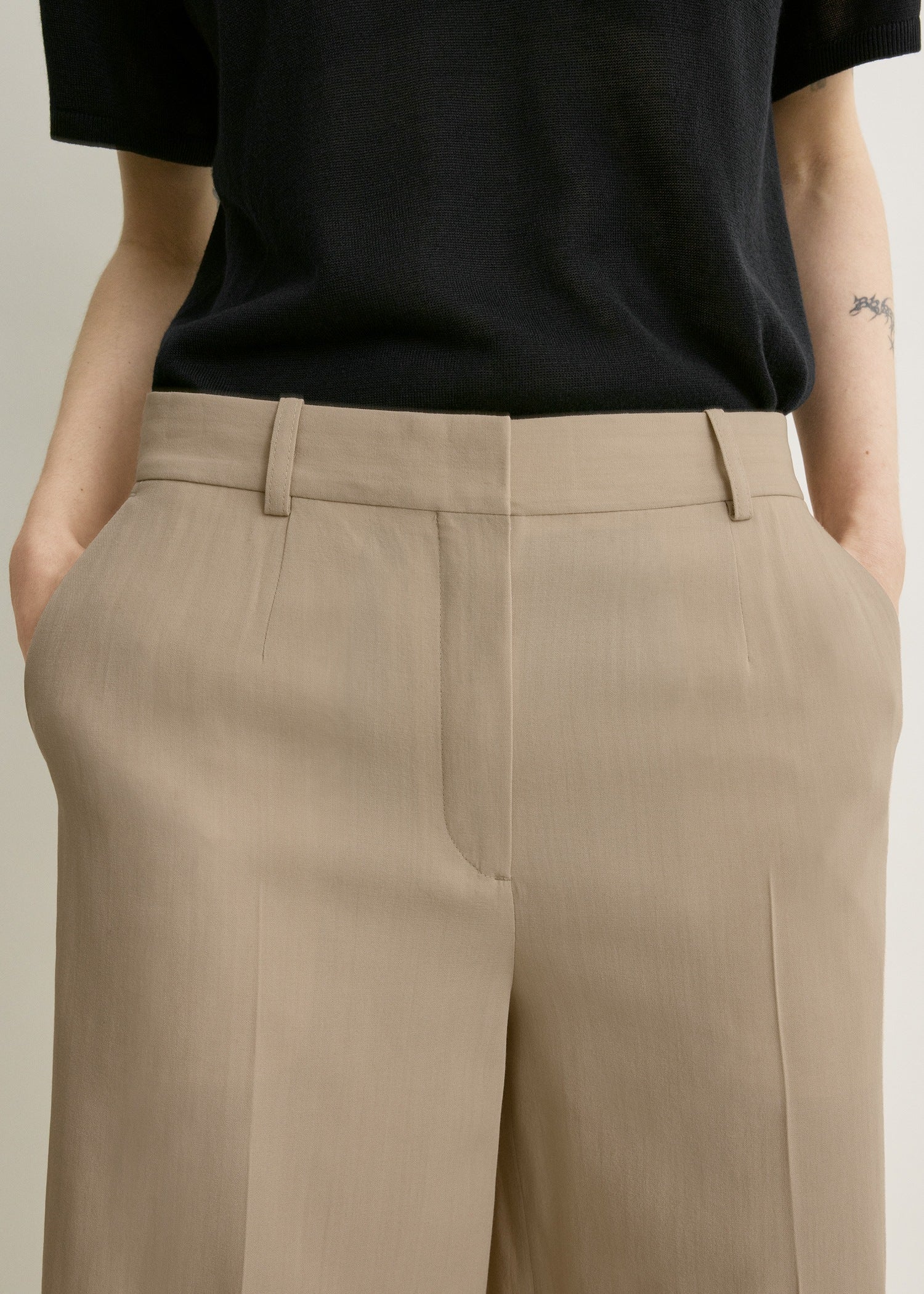 Wide tailored shorts overcast beige