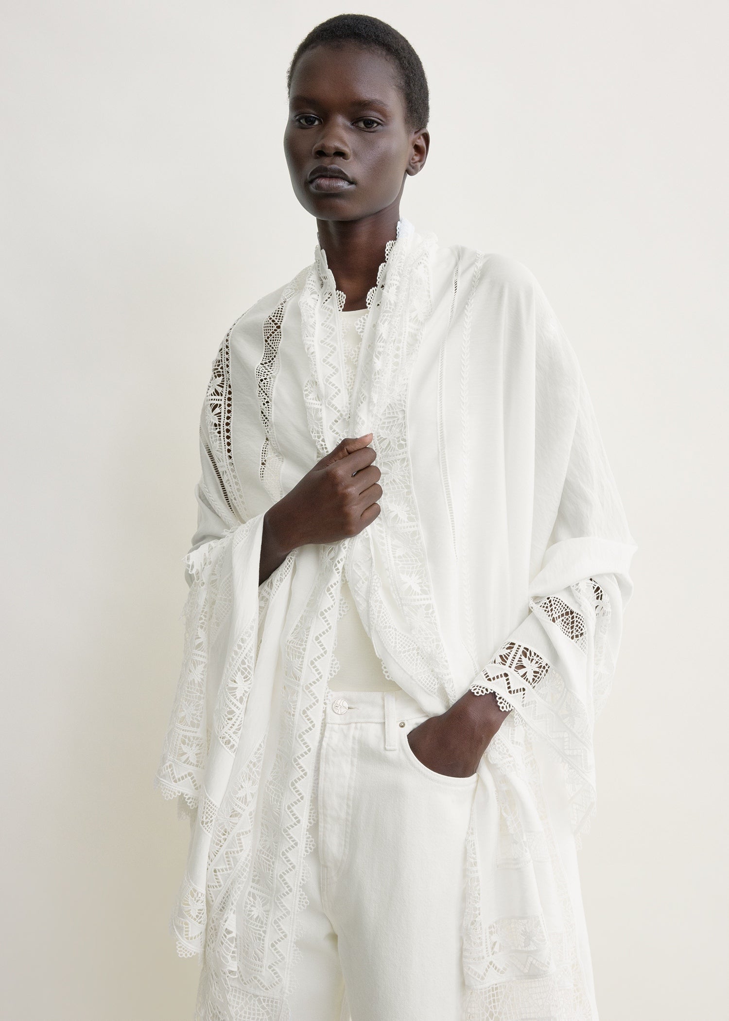 Lace sarong white