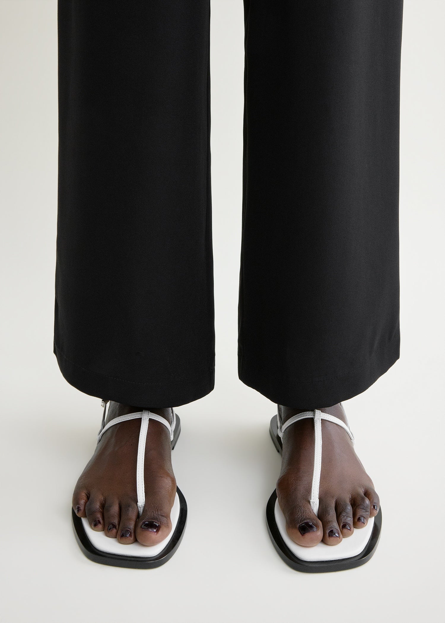T-strap nappa sandals white/black