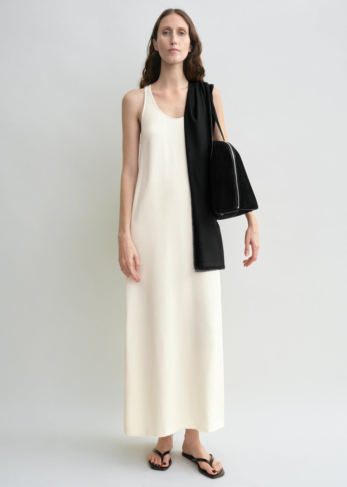 Scoop-neck sablé dress macadamia