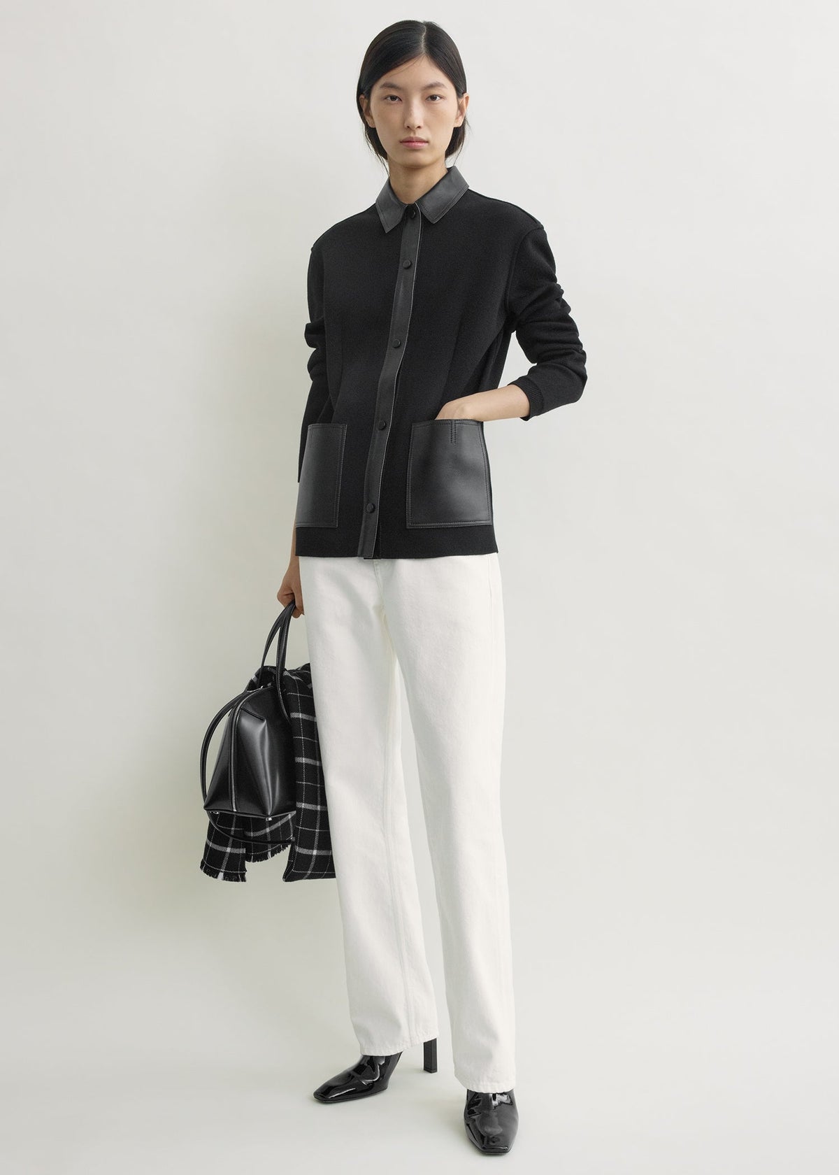 Patch pocket shirt black