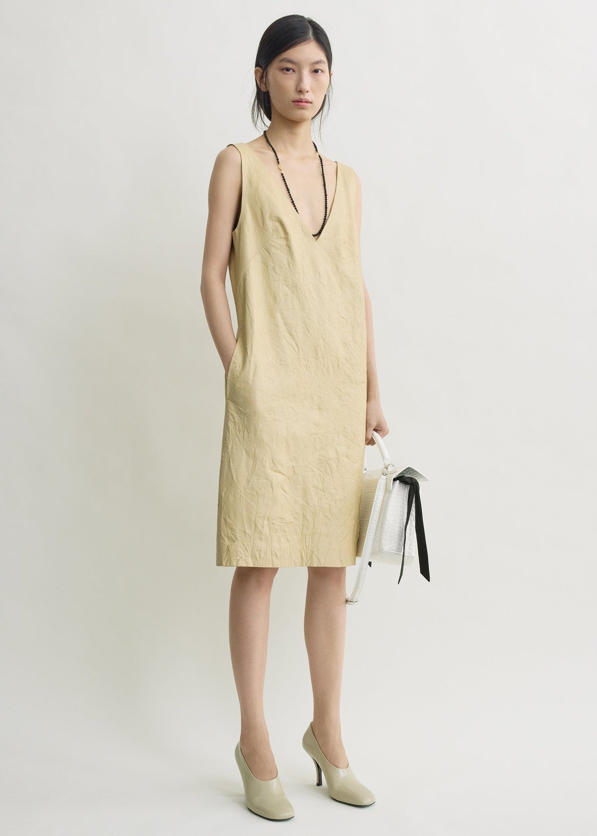Crinkled leather dress champagne