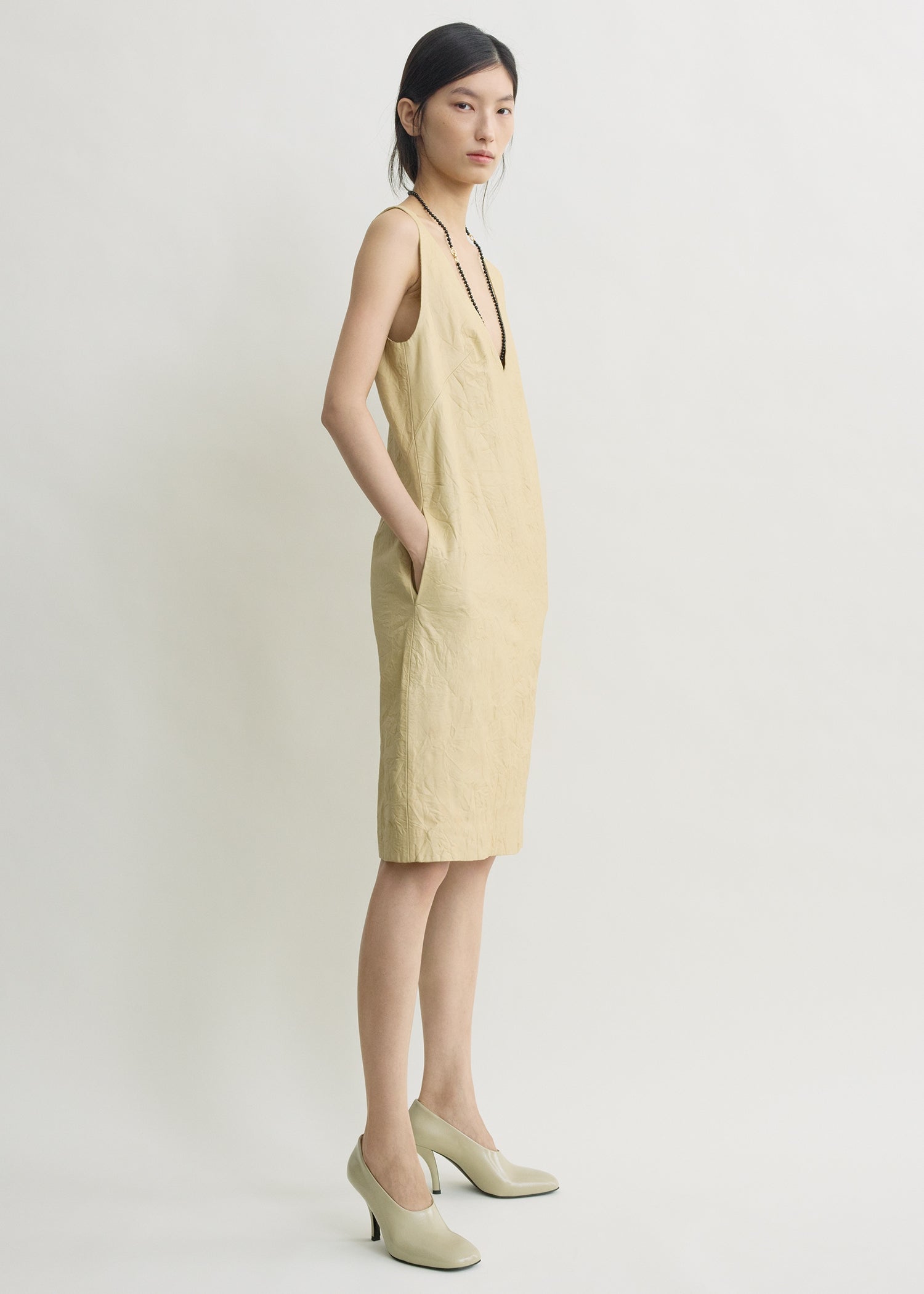 Crinkled leather dress champagne