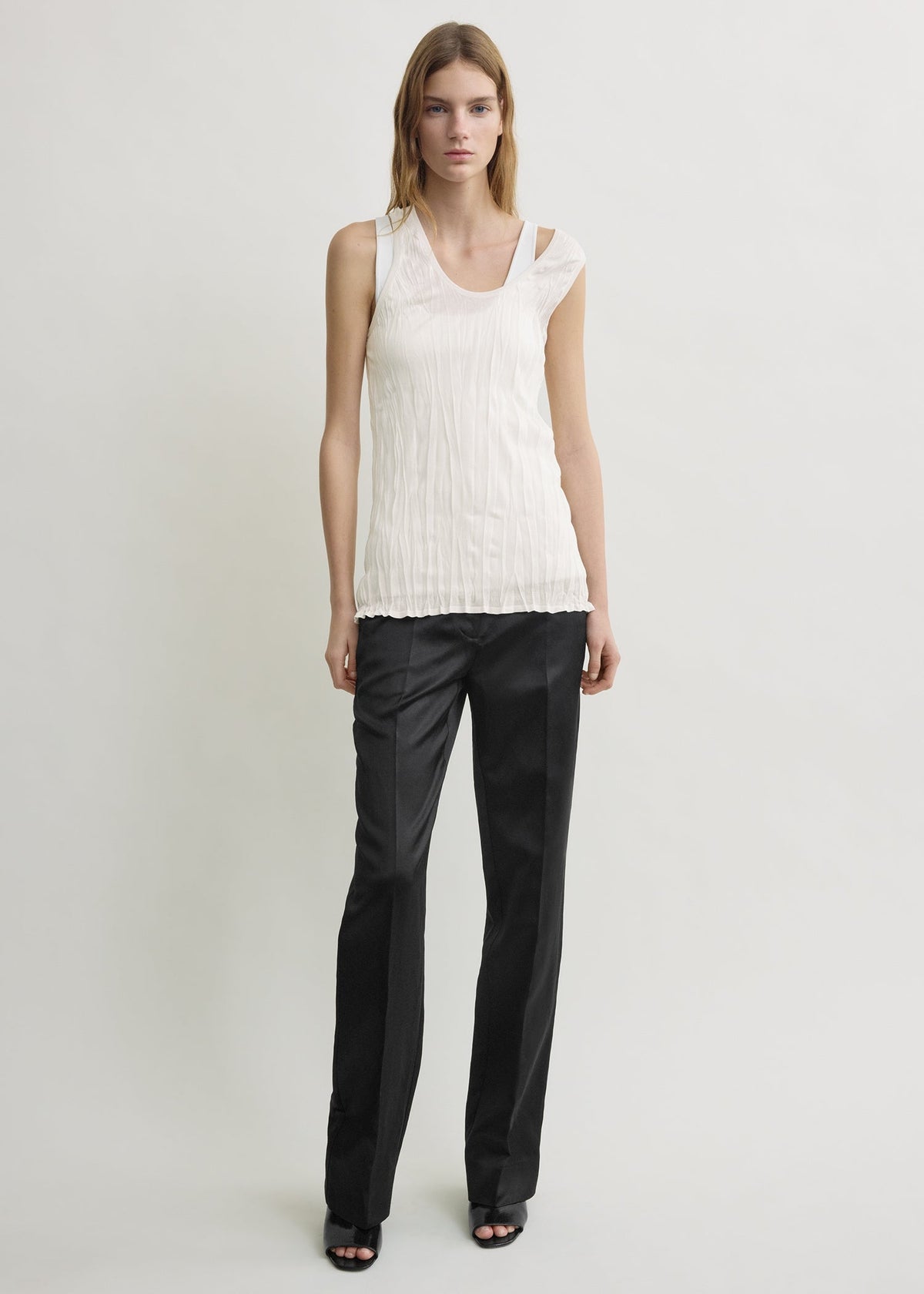 Crinkled knit tank white