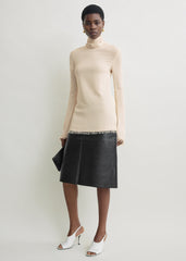 Frayed-edge slim top stone