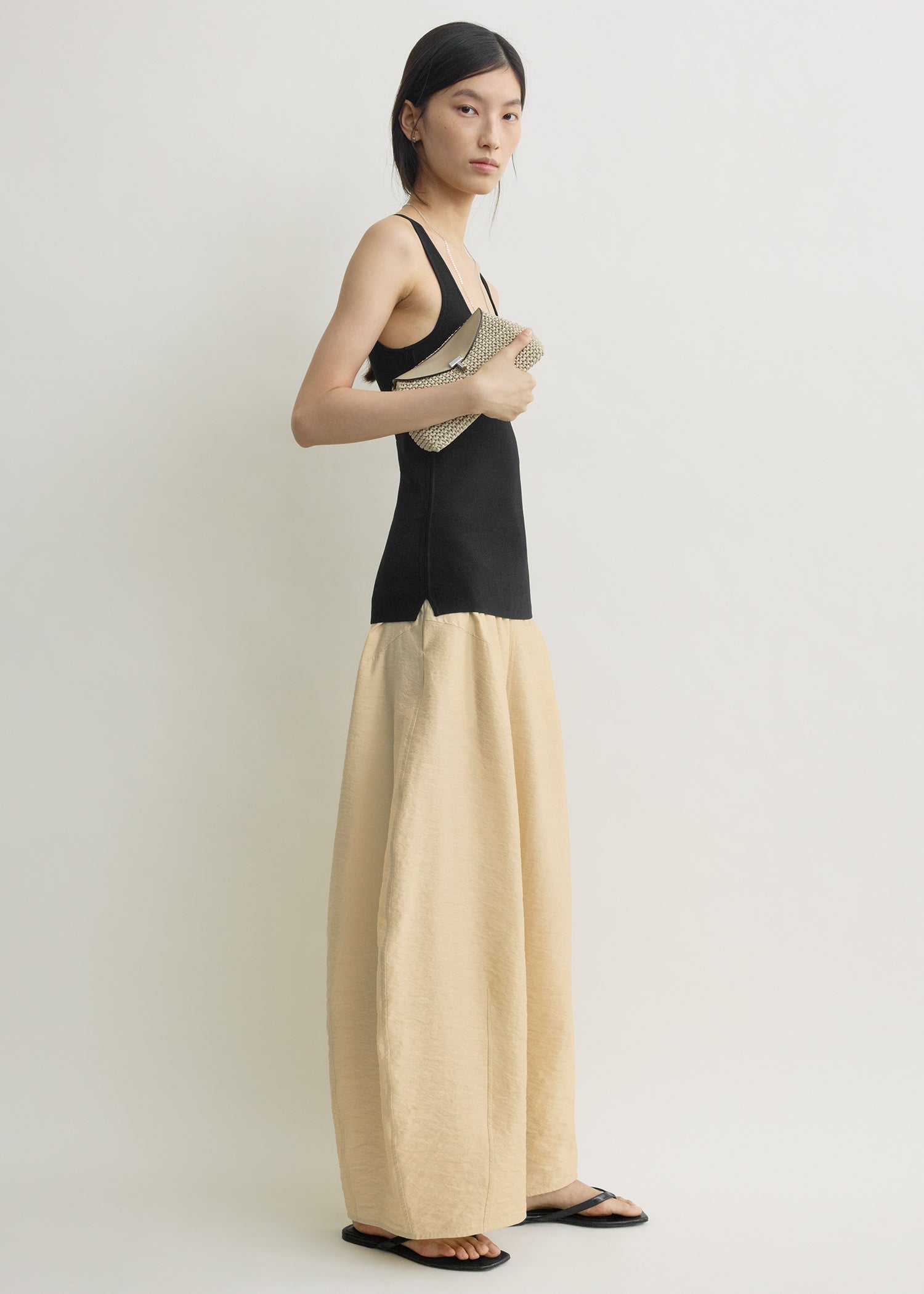 Parachute skirt stone