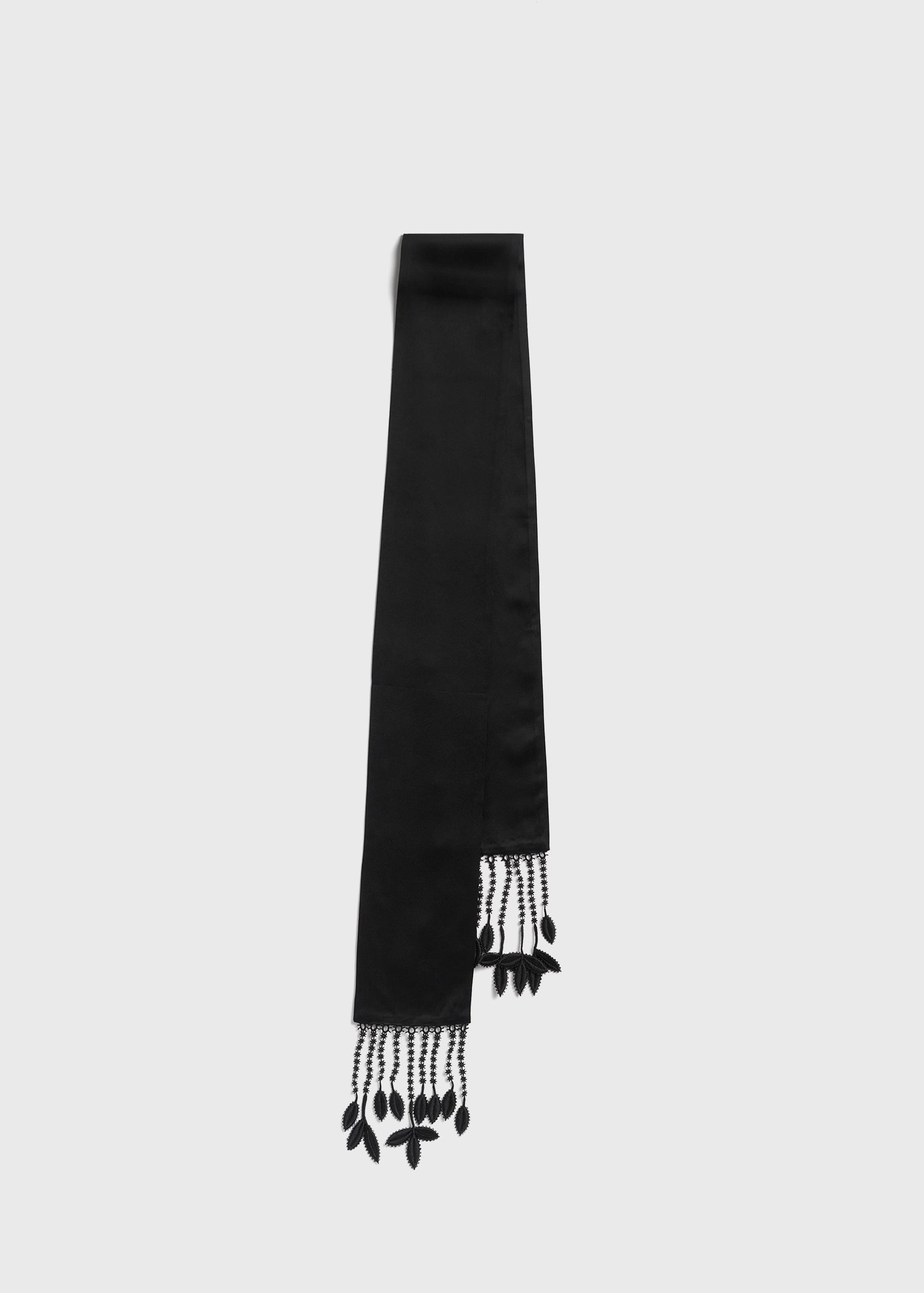 Guipure lace tuxedo scarf black