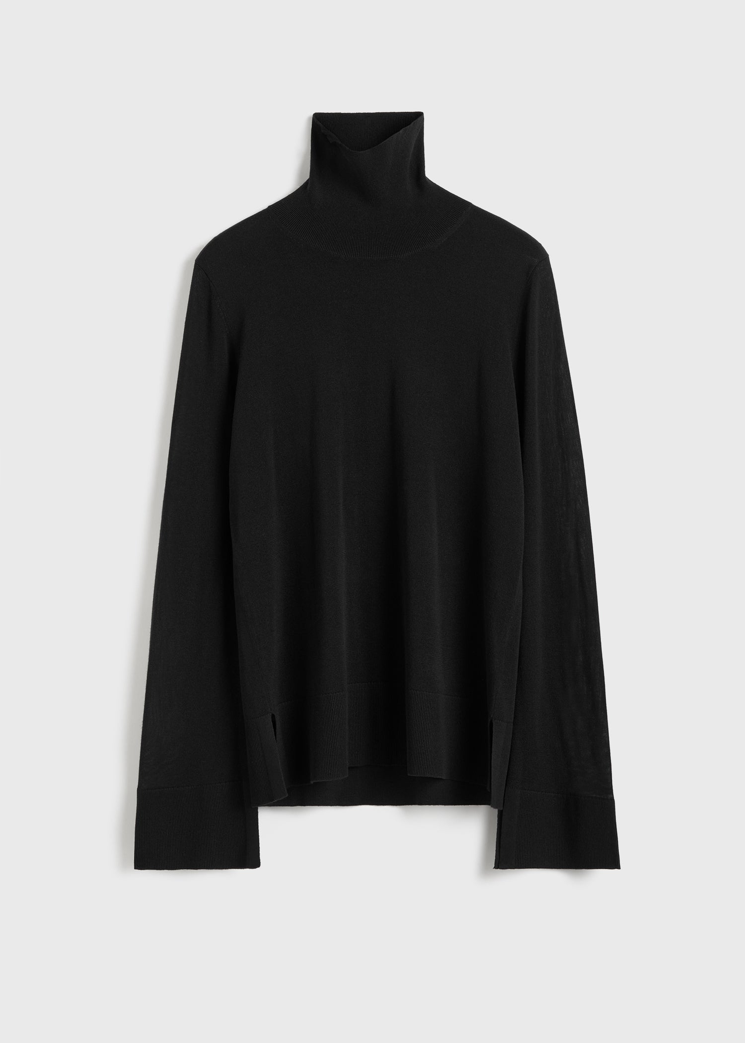 Slit sleeve turtleneck black
