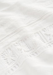 Lace sarong white