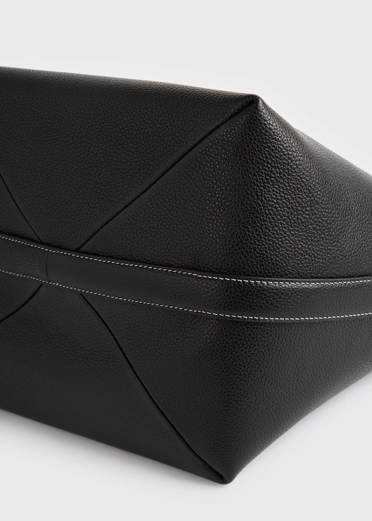Medium belted grained-leather tote black