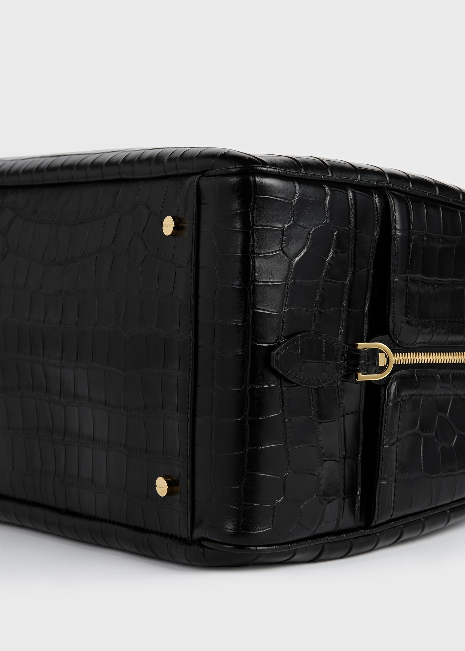 Croco-embossed traveler black