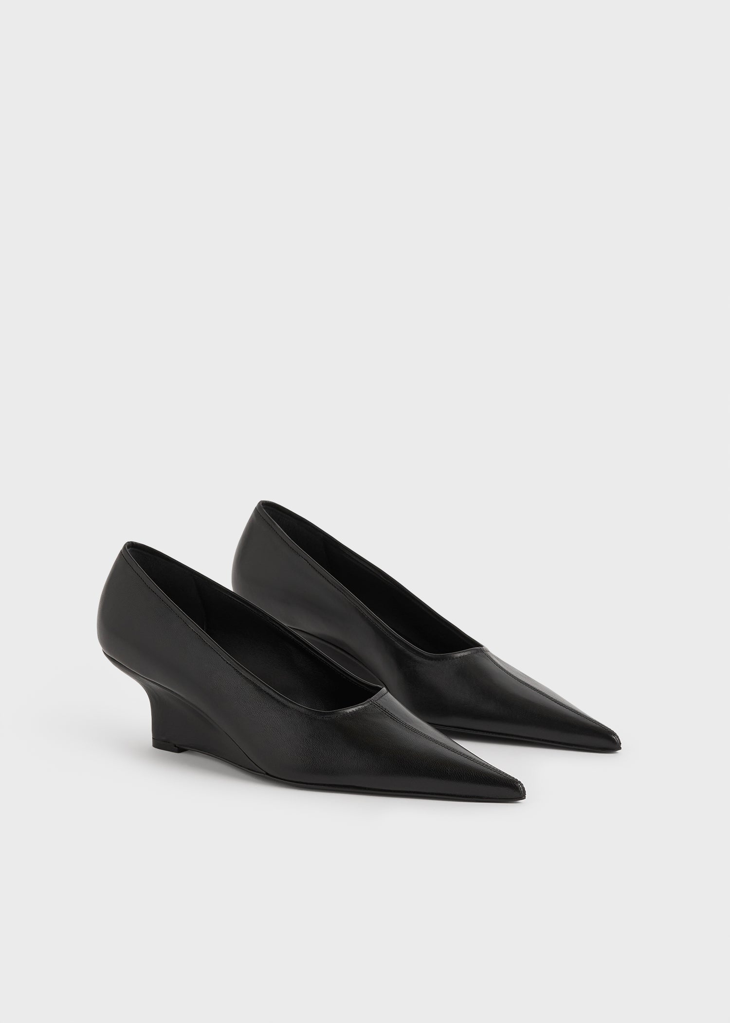 Sharp nappa wedge pumps black