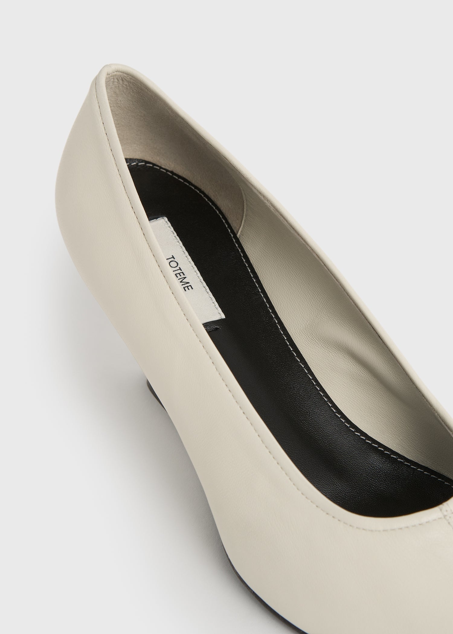 Sharp nappa wedge pumps white